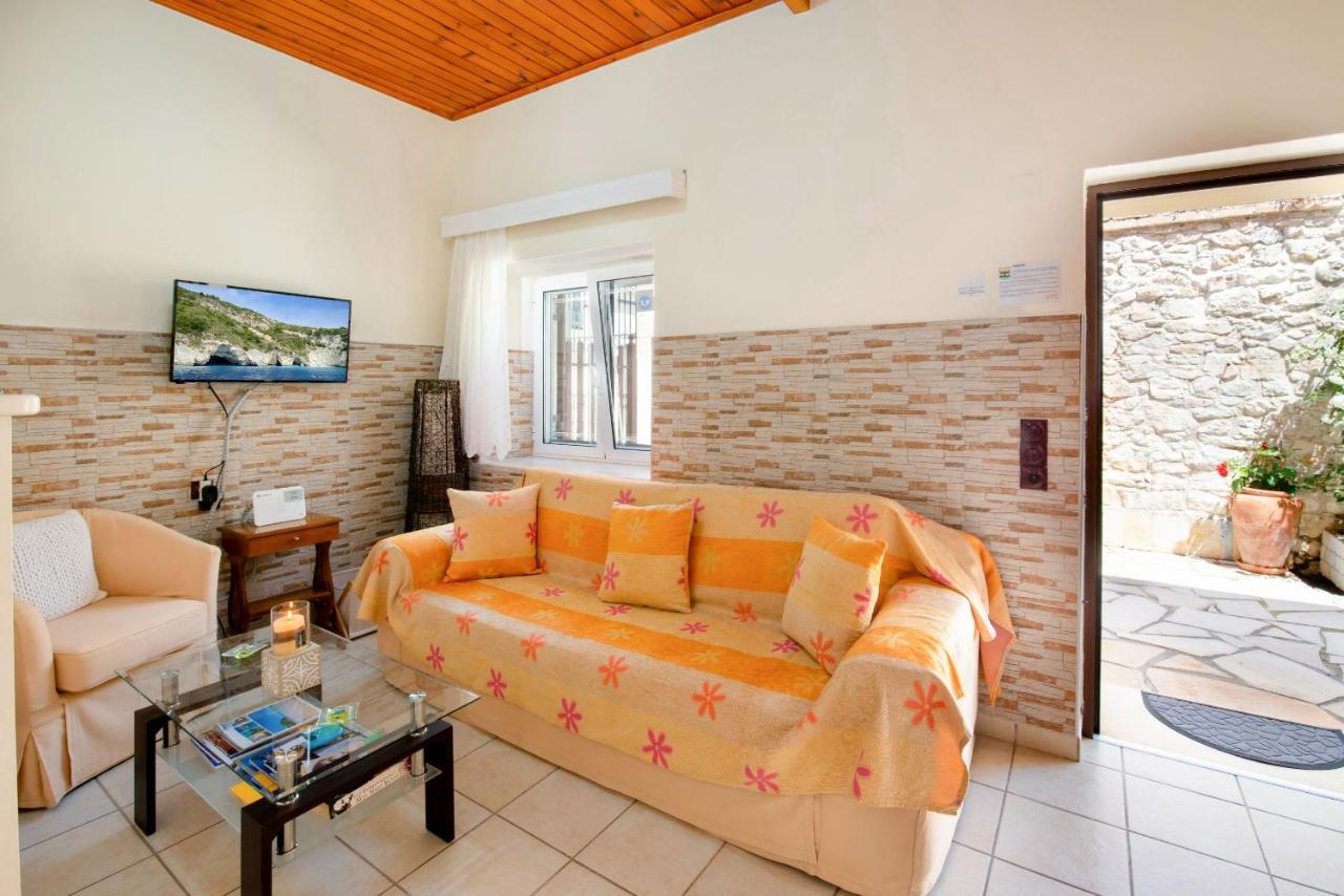Nina Apartment Gaios Buitenkant foto